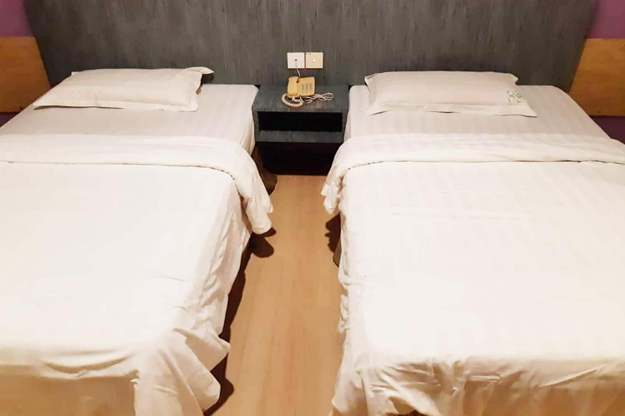 Super Oyo 43930 Hotel Esplanade SDK Eksteriør bilde